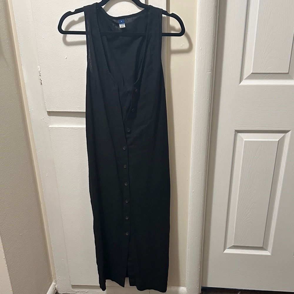 Black Sleeveless Midi Dress